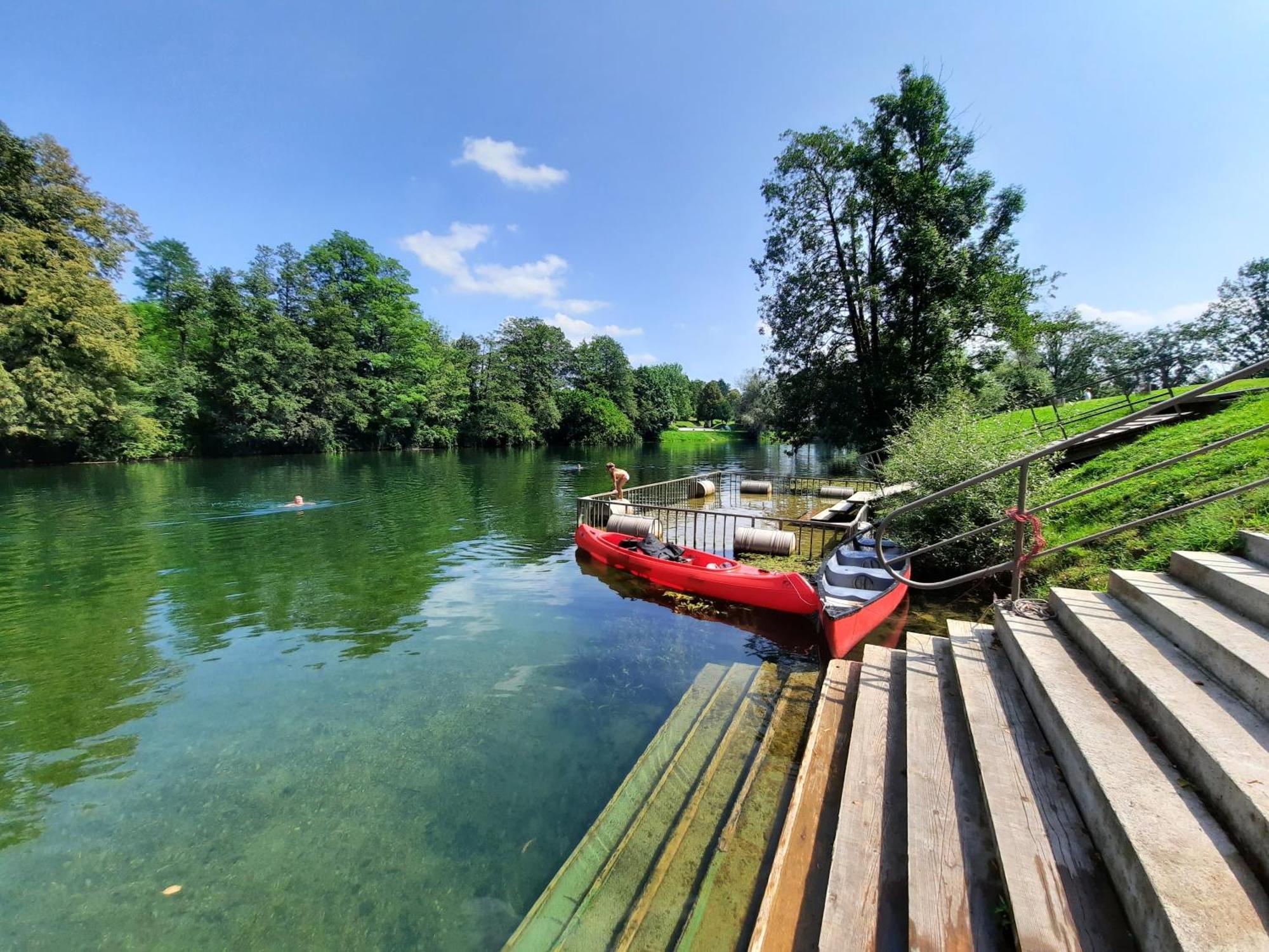 Pocitniska Hisa Parkfield Dragovan Метлика Экстерьер фото